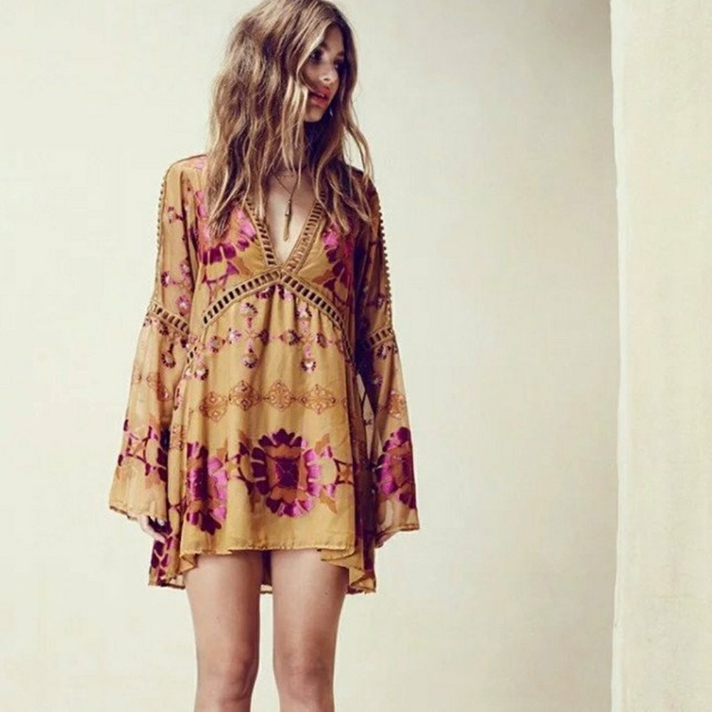 $300 For Love & Lemons Barcelona Mini Gold